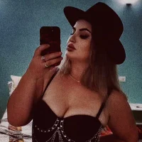 RebeccaRowe's Profile Pic