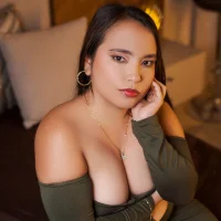 Slika avatara modela CurvyEmma_