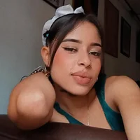 zoemonroee_ Φωτ, Προφίλ