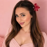 LarissaSweet21's Avatar Pic