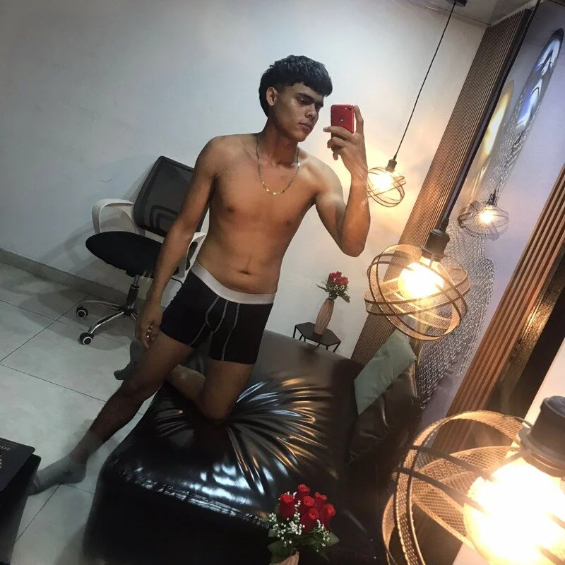 LeleHott01 Stripchat profile image