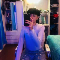 صورة الملف الشخصي لـ desirehidden