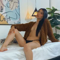 Hoollyroses's Profile Pic