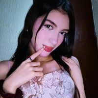 รูปอวาตาร์ของ Emily-hottson