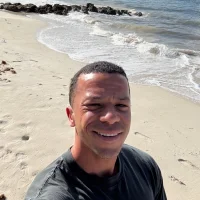 Xwellinxl Φωτ, Προφίλ