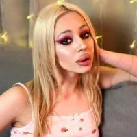 Luna_Beverly's Avatar Pic