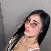 skinnyanddaphne's Avatar Pic