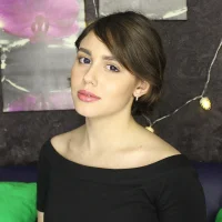 Mouse_Nika Φωτ, Προφίλ