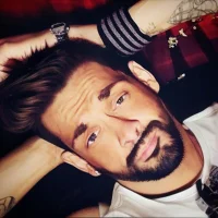 Fameandfortune40's Avatar Pic