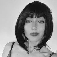 Ginadancer Adlı Modelin Çevrimdışı Sohbet Odası