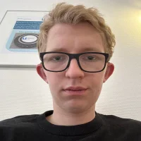 juli2001's Avatar Photo