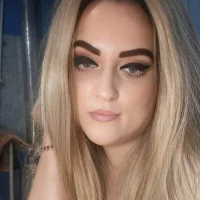 AveryCharm695's Profile Pic