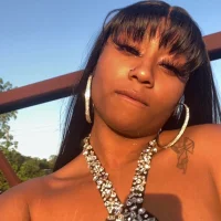 Zdjęcie profilowe modela layingonroses