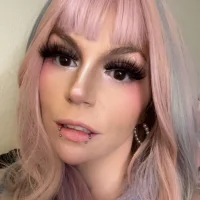 EmikoZephyr Φωτ, Προφίλ