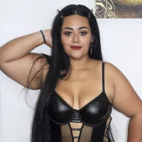 Queen_Curvy01