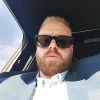 NaughtyBoy889's Avatar Pic