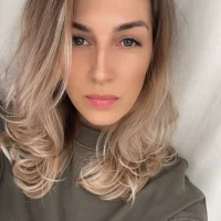 Eve_Tina's Profile Pic