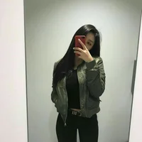 NaomiHuon Φωτ, Προφίλ