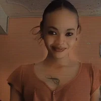 queen_next_door