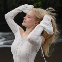 JuliaJaee Adlı Modelin Avatarı