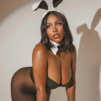 Slika avatara modela AngelThroatt