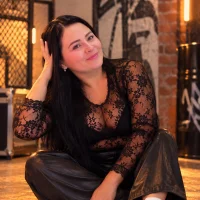 MatureDesiree Gambar Avatar