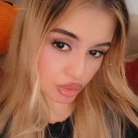 nicollewetpussy's Avatar Pic