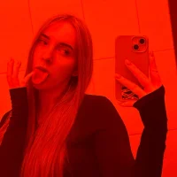 ErlineBardy Φωτ, Προφίλ