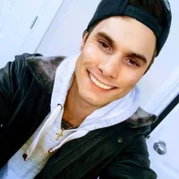 KingcQueens's Profile Pic