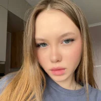 FloraLarsson Φωτ, Προφίλ