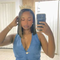 BrunetteQueen Gambar Avatar