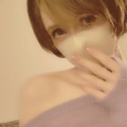 Emilia0606's nudes and profile