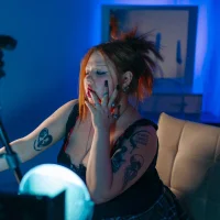 bitchofsun_'s Avatar Pic