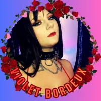 VioletBordeux 的個人資料圖片