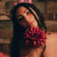 _curly_hot_'s Profile Pic