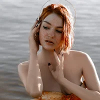 Gambar Profil CarolineGinger