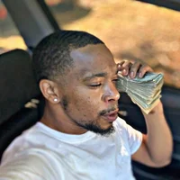 AiryInterview7 Φωτ, Προφίλ