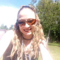 ninimat Φωτ, Προφίλ