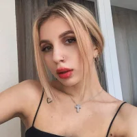 RoselynRoe's Profile Pic