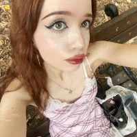 lola_bambi's Profile Pic