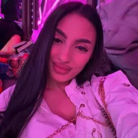 LaraDevlin's Avatar Pic
