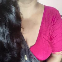 Lizahoty's Profile Pic