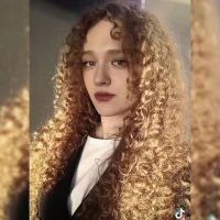 Beily_Moone Adlı Modelin Avatarı