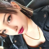 Abrilu's Profile Pic
