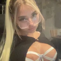 pinkblack12's Profile Pic