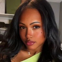 brinxbrit Φωτ, Προφίλ