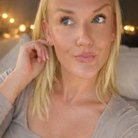 NolaHart webcam