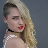 Miley23Cyrus's Profile Pic