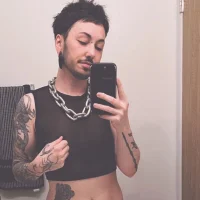 allbrickedupp Φωτ, Προφίλ