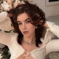 ElzaBlis Adlı Modelin Avatarı